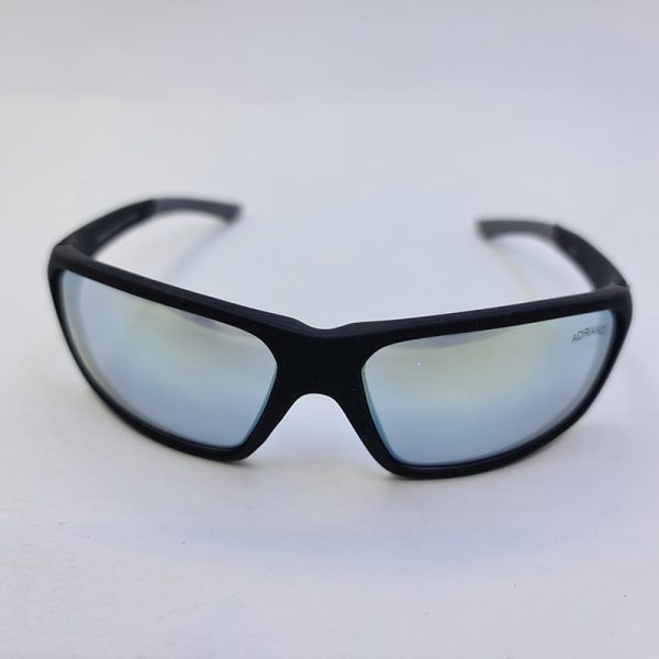 عکس از عینک آفتابی ورزشی با فریم مشکی و لنز آینه ای مدل tz6059