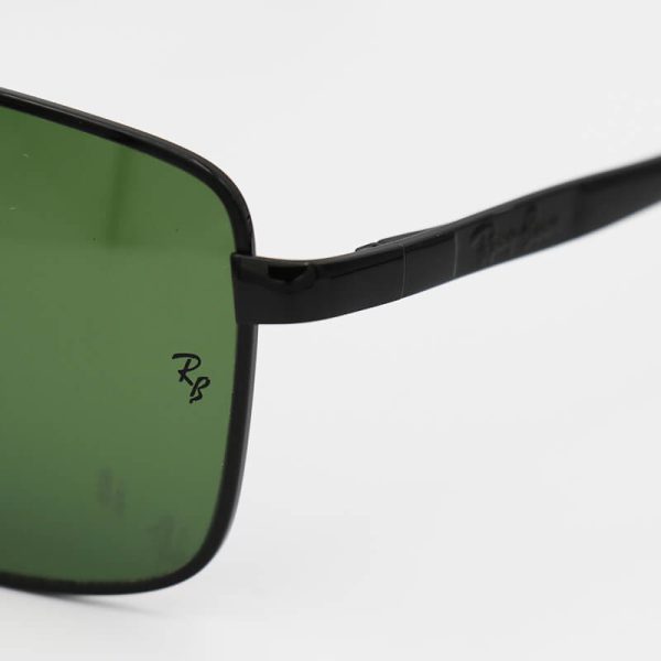 عکس از عینک آفتابی ری بن با فریم مشکی، مستطیلی و لنز سنگ، سبز و آنتی رفلکس مدل ab8335