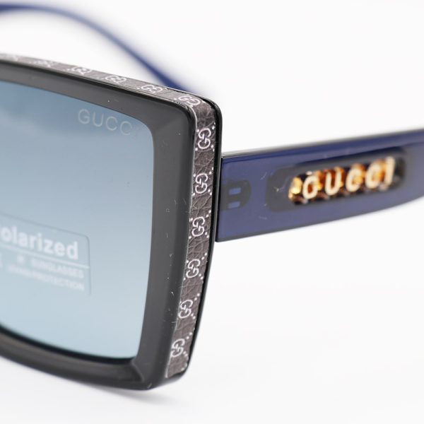 عکس از عینک آفتابی پلاریزه زنانه با فریم رنگ مشکی، مربعی و دسته آبی گوچی مدل p7633