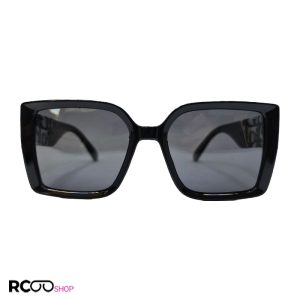 عکس از عینک آفتابی پلار دیور با فریم مشکی رنگ با دسته پهن طرح دار مدل p1820
