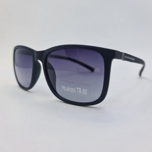 عکس از عینک آفتابی ویفرر با فریم مشکی رنگ، TR90 و لنز پلاریزه مدل TR3009