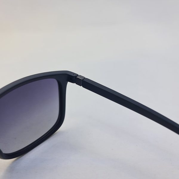 عکس از عینک آفتابی ویفرر با فریم مشکی رنگ، tr90 و لنز پلاریزه مدل tr3009