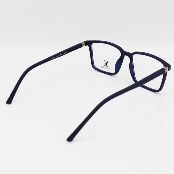 عکس از عینک طبی tr-90 با فریم سورمه ای، مربعی شکل و دسته فنری مدل t2701