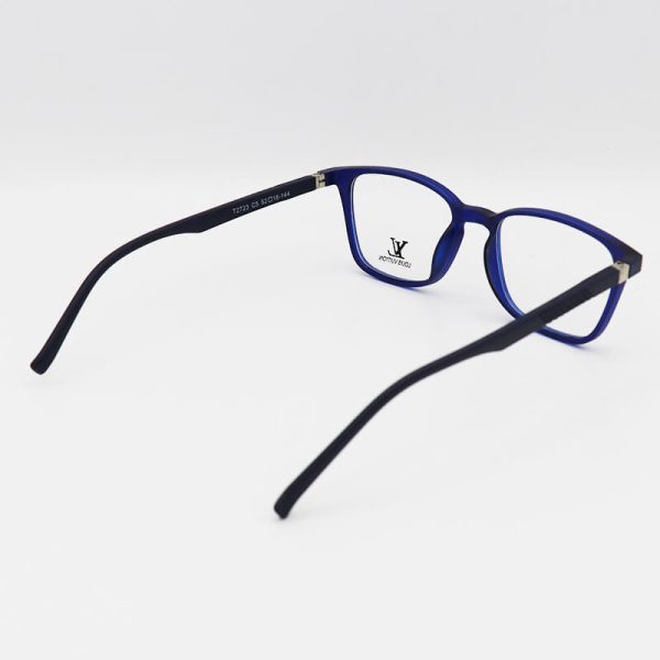 عکس از عینک طبی tr90 با فریم سورمه ای، مستطیلی شکل و دسته فنری مدل t2723