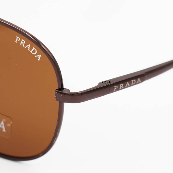 عینک آفتابی خلبانی پرادا با لنز پلاریزه، قهوه ای رنگ و دسته فتری مدل p5015