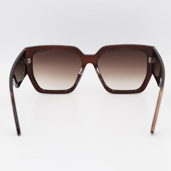 عکس از عینک آفتابی شنل زنانه با فریم قهوه ای رنگ، گربه ای و دسته پهن مدل 0630
