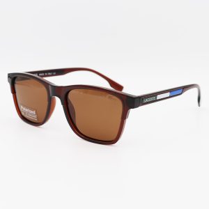 عکس از عینک آفتابی پلار Lacoste با فریم قهوه ای براق، مربعی کوچک و لنز تیره مدل P21061