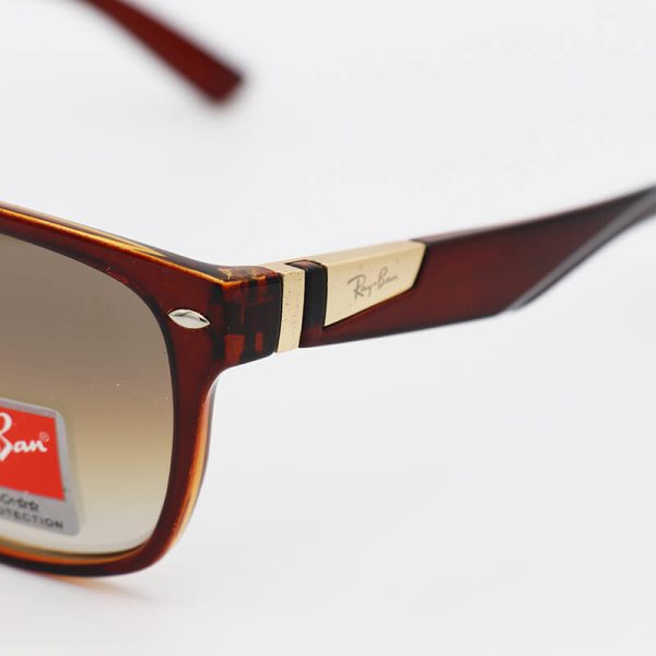 عکس از عینک آفتابی با فریم قهوه‌ای رنگ، مربعی، لنز سنگ و قهوه ای هایلایت ریبن مدل 4173