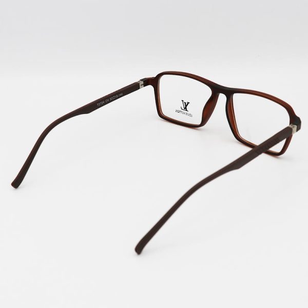 عکس از عینک طبی مربعی شکل با فریم قهوه ای رنگ، tr90 و دسته فنری مدل t2724