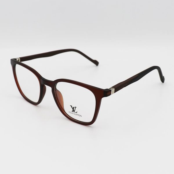 عکس از عینک طبی مربعی شکل با فریم قهوه ای رنگ، tr90 و دسته فنری مدل tr39