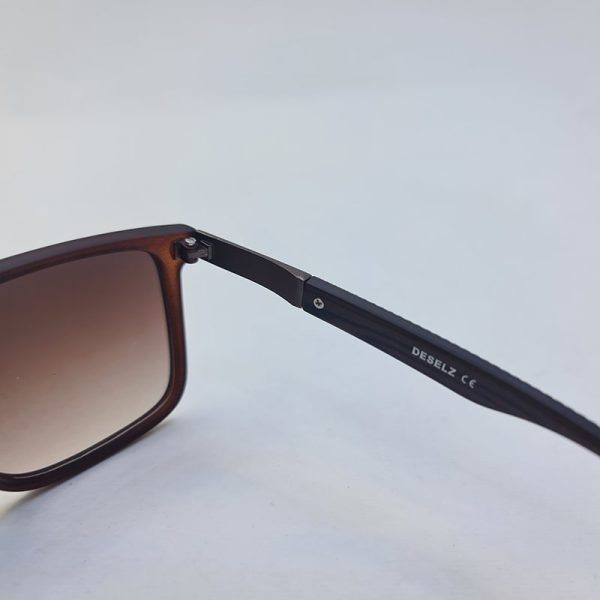 عکس از عینک آفتابی با فریم مربعی شکل، قهوه ای و لنز قهوه ای deselz مدل 98008