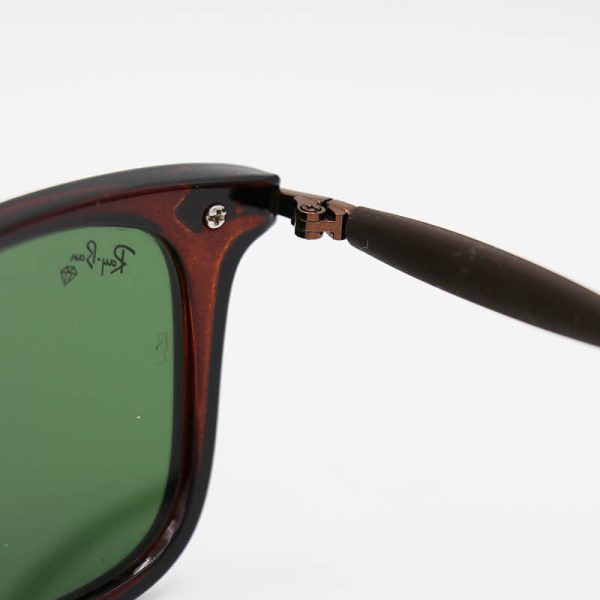 عکس از عینک آفتابی ویفرر با فریم و دسته قهوه ای، لنز سنگ و سبز تیره ریبن مدل 2148