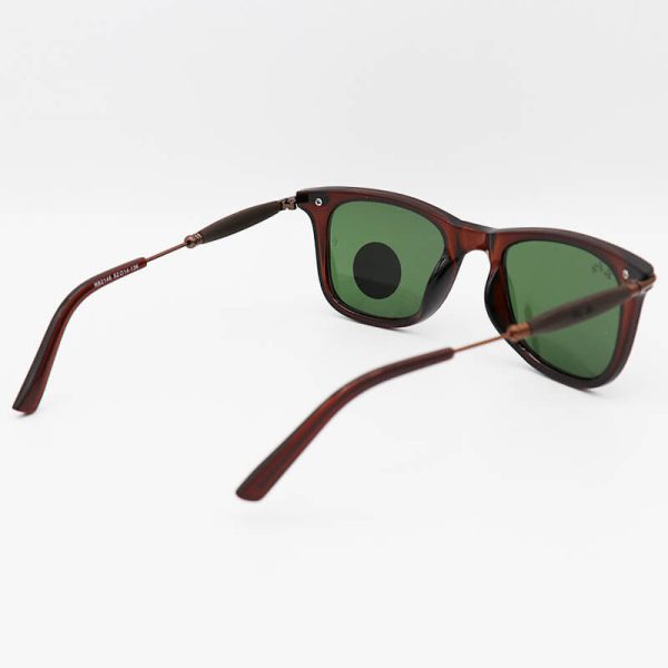 عکس از عینک آفتابی ویفرر با فریم و دسته قهوه ای، لنز سنگ و سبز تیره ریبن مدل 2148