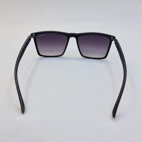 عکس از عینک دودی با فریم مشکی و دسته چوبی و لنز هایلایت deselz مدل 98012