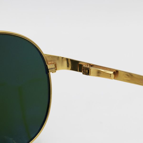 عکس از عینک آفتابی خلبانی با فریم طلایی، لنز سبز و آنتی رفلکس پورشه دیزاین مدل t8200589