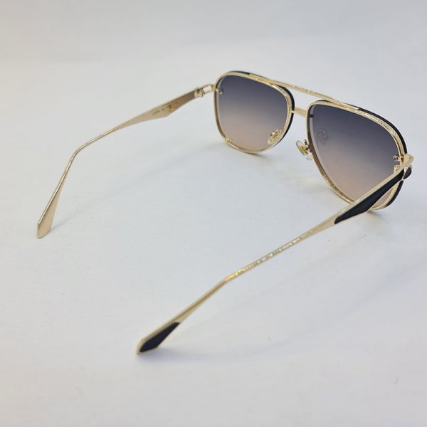 عکس از عینک آفتابی خلبانی maybach با فریم فلزی و طلایی و لنز دو رنگ مدل 63089