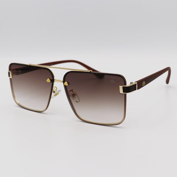 عکس از عینک آفتابی میباخ با فریم طلایی، مربعی، دسته طرح چوب و لنز قهوه ای مدل 22058