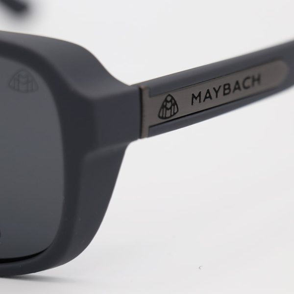 عکس از عینک آفتابی پلاریزه با فریم خلبانی، طوسی رنگ مات برند maybach مدل d22811p