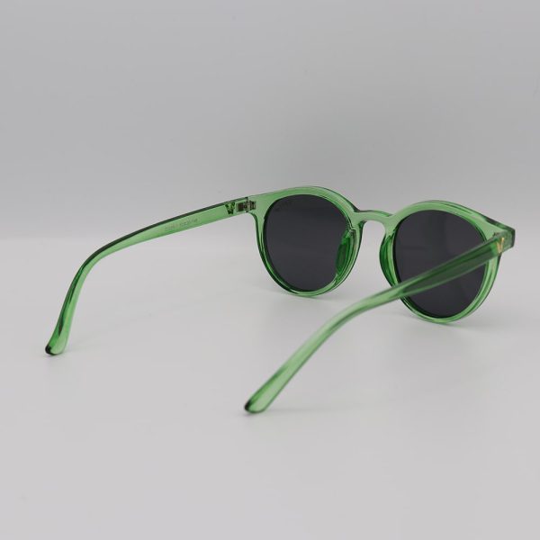 عکس از عینک آفتابی با فریم گرد، سبز رنگ و لنز دودی gentle monster مدل z3289