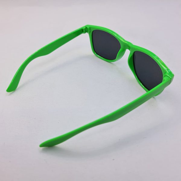 عکس از عینک آفتابی ساحلی با فریم ویفرر و سبز رنگ مدل sp32276