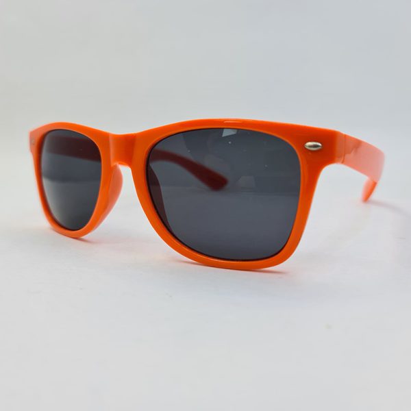 عکس از عینک آفتابی ساحلی با فریم ویفرر و نارنجی رنگ مدل sp32276