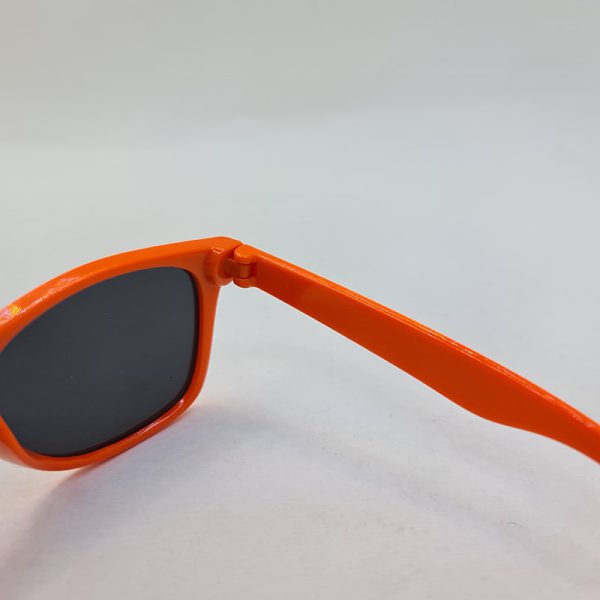 عکس از عینک آفتابی ساحلی با فریم ویفرر و نارنجی رنگ مدل sp32276