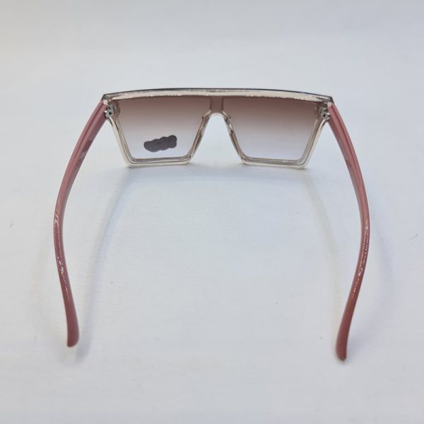 عکس از عینک آفتابی بچه‌گانه با فریم عسلی، لنز قهوه ای و دسته صورتی مدل 3700
