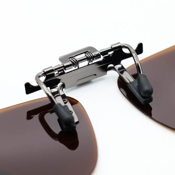 عکس از کاور آفتابی لنز عینک طبی با لنز قهوه ای، پلاریزه و گیره تمام فلزی (بزرگ) مدل 992119