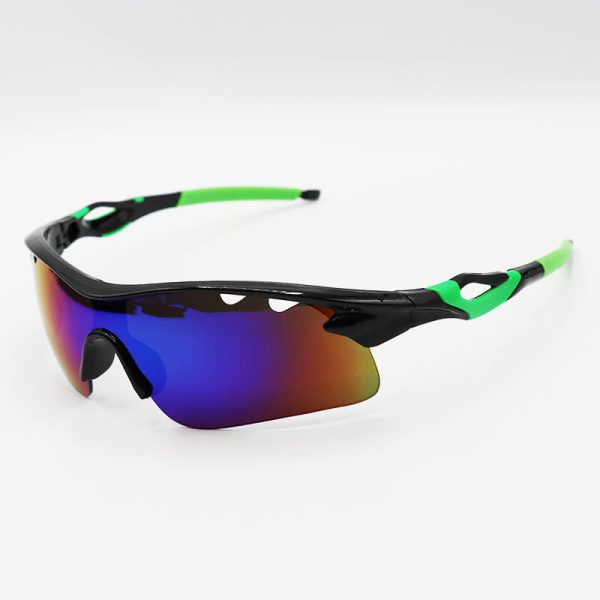 عکس از عینک ورزشی با فریم و دسته سبز و مشکی، 5 کاوره و نیم فریم مدل 9302-c4
