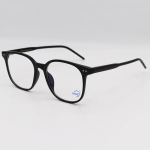 عکس از عینک بلوکات با فریم مشکی رنگ، کائوچو و مربعی برند Moscot مدل TR8544
