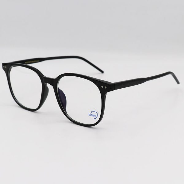 عکس از عینک بلوکات با فریم مشکی رنگ، کائوچو و مربعی برند moscot مدل tr8544