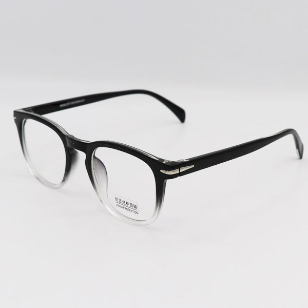 عکس از عینک بلوکات با فریم مشکی رنگ، کائوچو و ویفرر برند موسکات مدل 28031