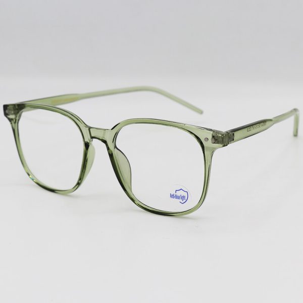 عکس از عینک بلوکات با فریم سبز رنگ، کائوچو و مربعی برند موسکات مدل tr8544