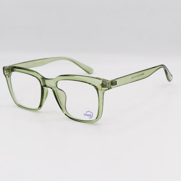عکس از عینک بلوکات با فریم سبز رنگ، کائوچو و مربعی برند موسکات مدل tr86012
