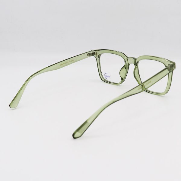 عکس از عینک بلوکات با فریم سبز رنگ، کائوچو و مربعی برند موسکات مدل tr86012