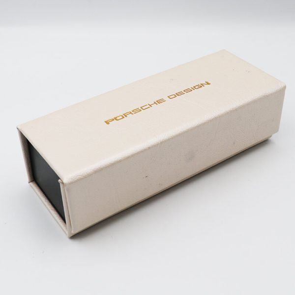 عکس از کیف عینک پورشه دیزاین porsche design مگنتی و سفید رنگ مدل 992189