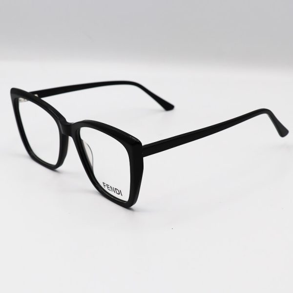 عکس از عینک طبی چشم گربه ای با فریم مشکی رنگ و کائوچو مدل ag98057