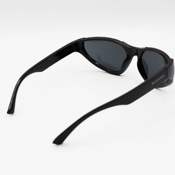 عکس از عینک آفتابی فانتزی بالنسیاگا با فریم مشکی رنگ و عدسی دودی تیره مدل jh18164