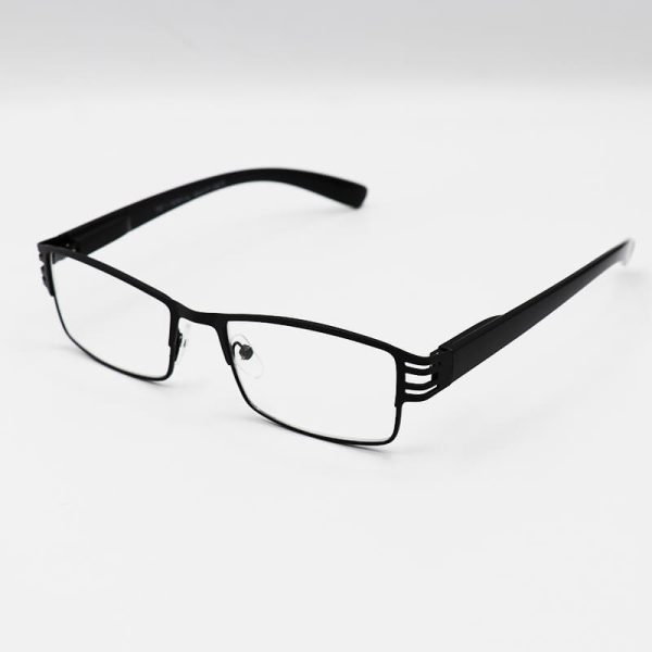 عکس از عینک مطالعه نزدیک بین با فریم مشکی و مستطیلی شکل مدل 192
