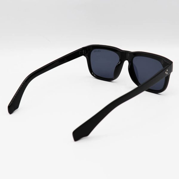 عکس از عینک آفتابی سلین با فریم مشکی رنگ، ویفرر، عدسی تیره و دودی مدل m688