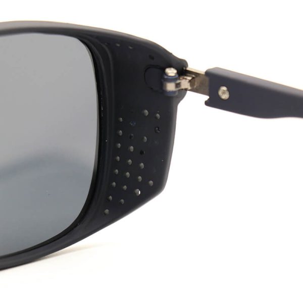 عکس از عینک آفتابی پلار diesel با فریم سرمه ای، بغل دار، کائوچو و لنز دودی تیره مدل p2371