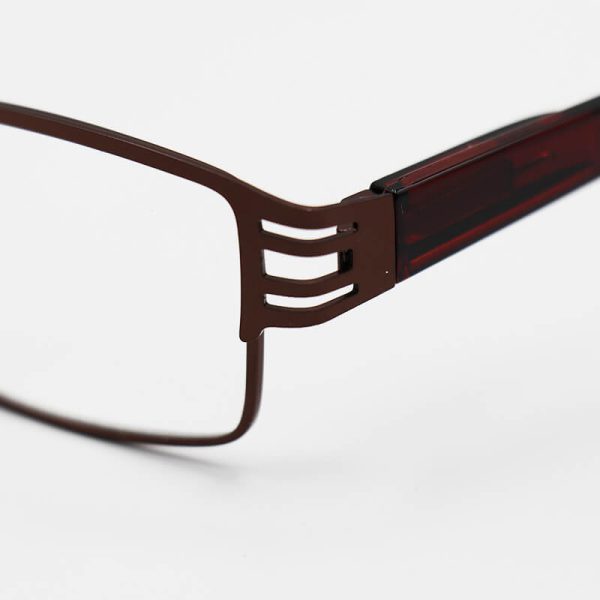 عکس از عینک مطالعه نزدیک بین با فریم قهوه ای و مستطیلی شکل مدل 192