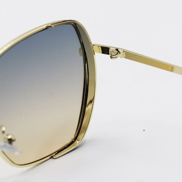 عکس از عینک آفتابی زنانه شاین دار با فریم طلایی و لنز دودی سایه روشن jimmy choo مدل 28017