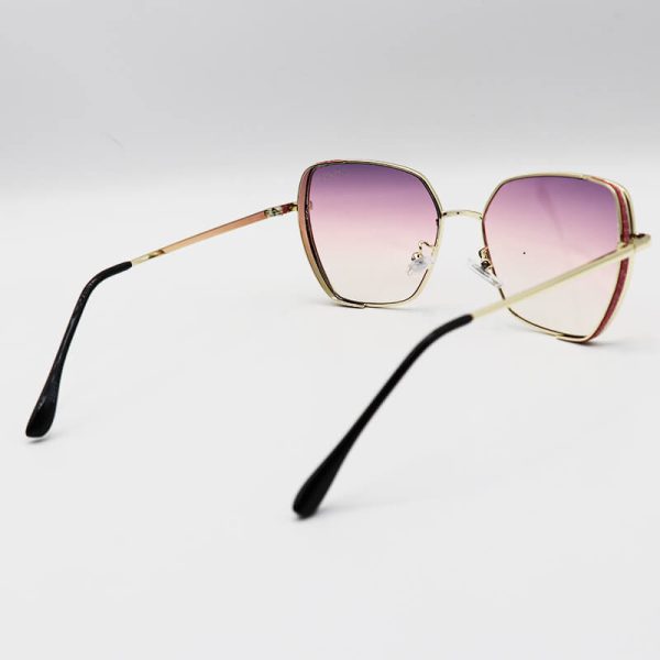 عکس از عینک آفتابی زنانه شاین دار با فریم طلایی و لنز صورتی جیمی چو مدل 28017