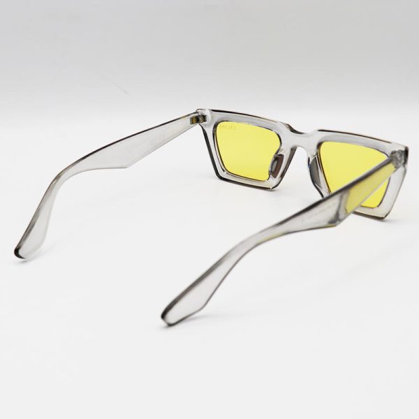 عکس از عینک دید در شب با فریم چشم گربه‌ای، طوسی رنگ و لنز زرد celine مدل g677
