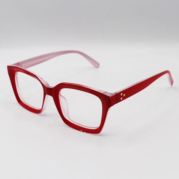 عکس از عینک طبی مربعی شکل، قرمز رنگ با فریم کائوچو برند celine مدل fe01
