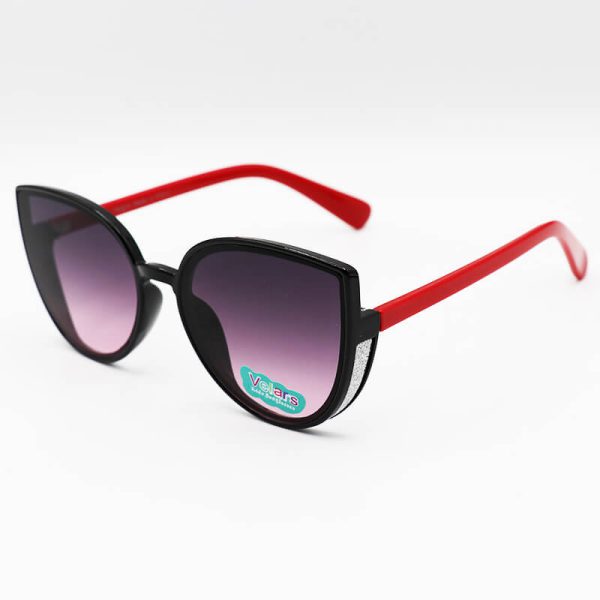 عکس از عینک آفتابی بچه‌گانه با فریم مشکی، شاین دار، دسته قرمز و عدسی صورتی مدل 3096