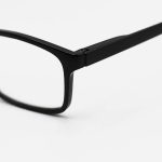 عکس از عینک مطالعه با فریم کائوچو، مشکی و دسته فنری مدل T5618
