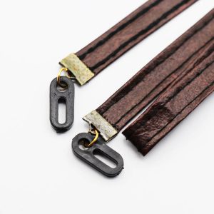 بند عینک از جنس چرم و رنگ قهوه ای مدل 992400