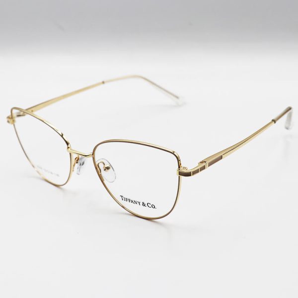 عکس از عینک طبی گربه ای با فریم فلزی، طلایی رنگ برند tiffany & co مدل 8355